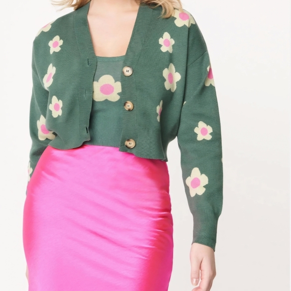 Daisy Crop Cardigan - Picture 2 of 4